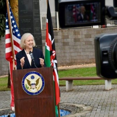 Read more about the article US ambassador Meg Whitman calls for violent free elections